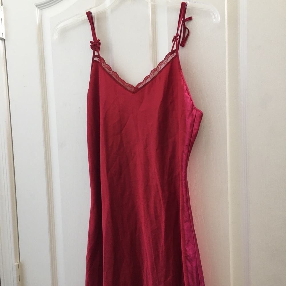 FINAL MARKDOWN Slinky ladies nighty small